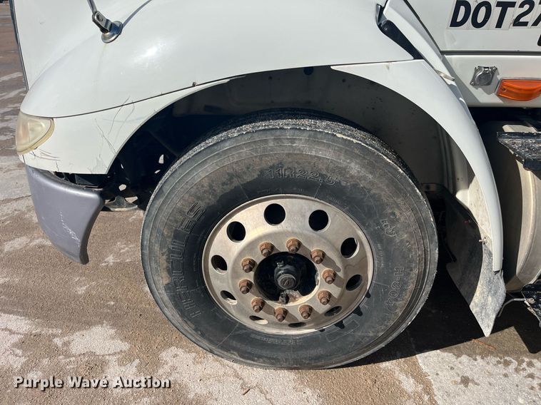 image for item HP9463 2009 International TranStar 8600  semi truck