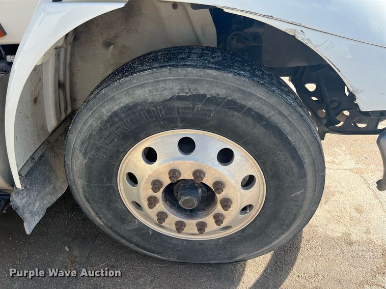 image for item HP9463 2009 International TranStar 8600  semi truck