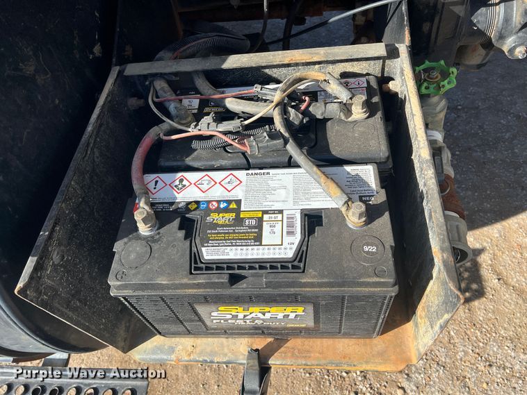 image for item ID9366 2002 International 8100  water truck