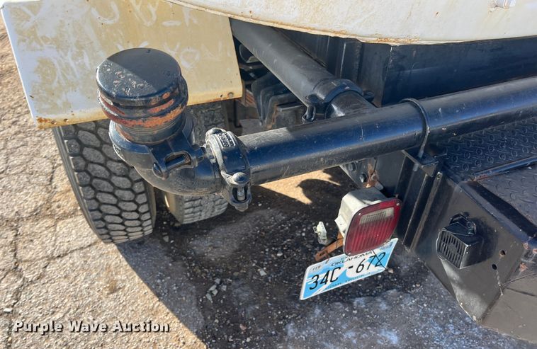 image for item ID9366 2002 International 8100  water truck