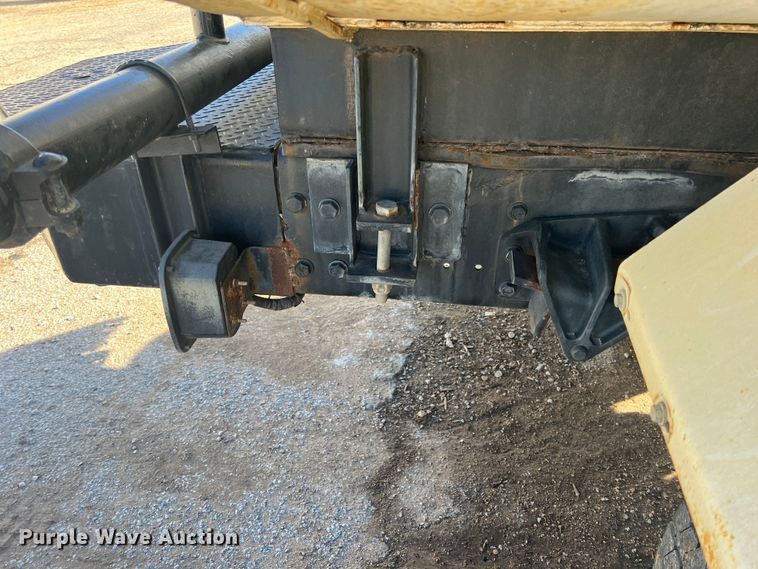 image for item ID9366 2002 International 8100  water truck