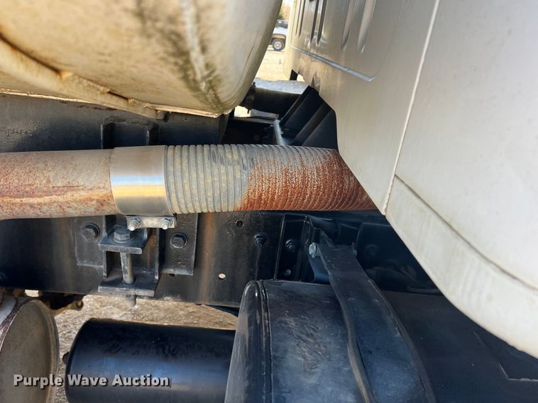 image for item ID9366 2002 International 8100  water truck