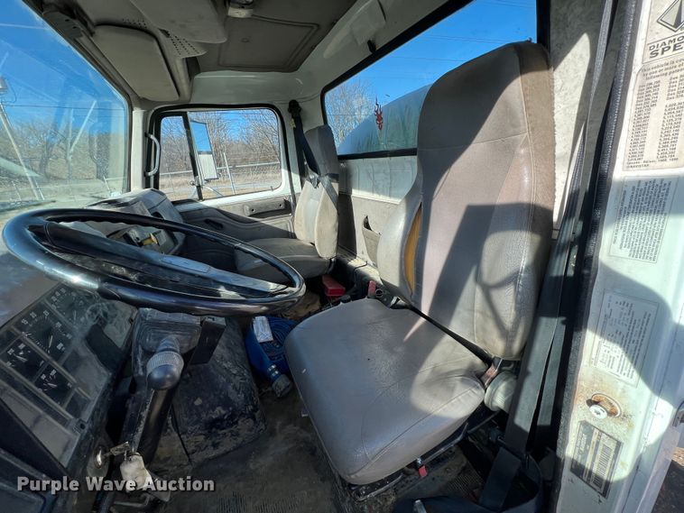 image for item ID9366 2002 International 8100  water truck