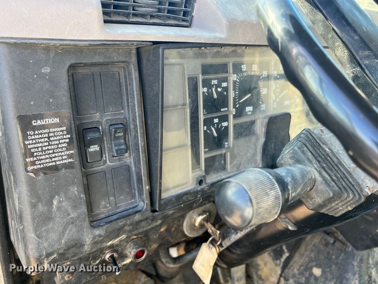 image for item ID9366 2002 International 8100  water truck