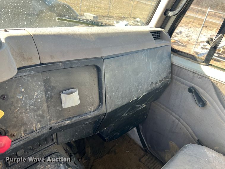 image for item ID9366 2002 International 8100  water truck