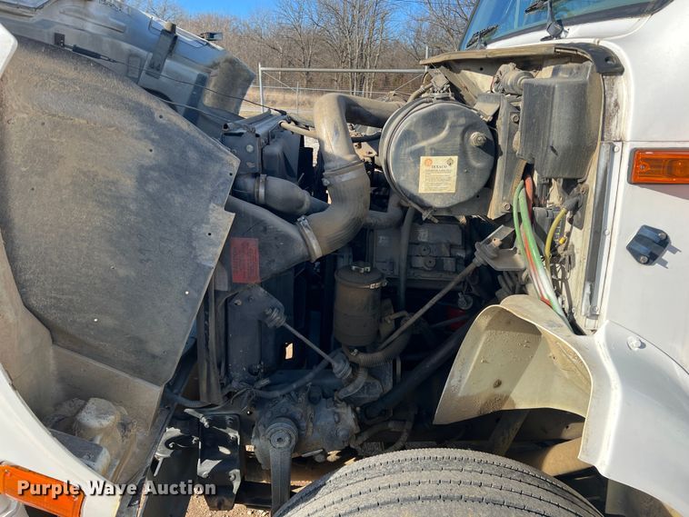 image for item ID9366 2002 International 8100  water truck