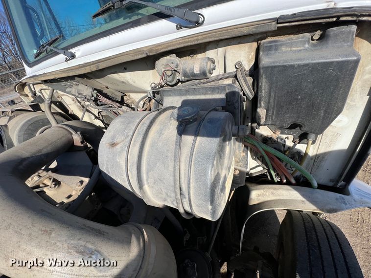 image for item ID9366 2002 International 8100  water truck