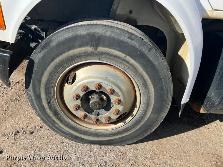 image for item ID9366 2002 International 8100  water truck