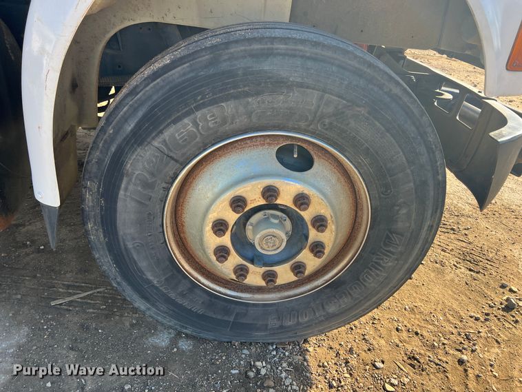 image for item ID9366 2002 International 8100  water truck