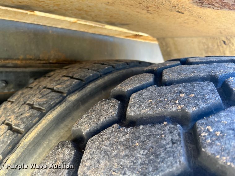 image for item ID9366 2002 International 8100  water truck