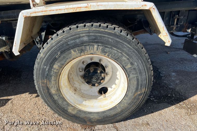 image for item ID9366 2002 International 8100  water truck