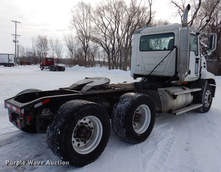 image for item IO9360 2003 Mack CX613  semi truck