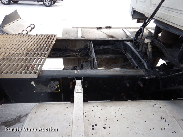 image for item IO9360 2003 Mack CX613  semi truck