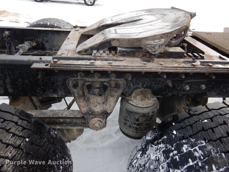 image for item IO9360 2003 Mack CX613  semi truck