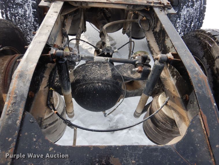 image for item IO9360 2003 Mack CX613  semi truck