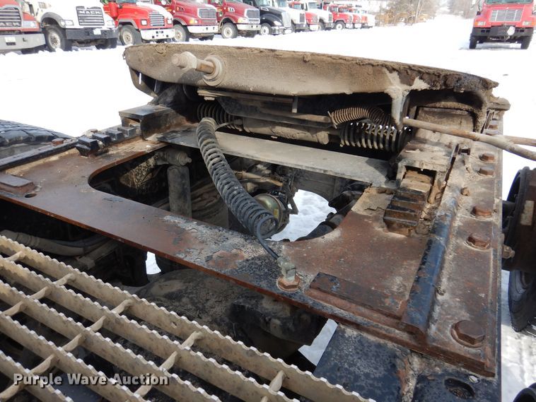 image for item IO9360 2003 Mack CX613  semi truck