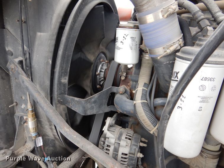 image for item IO9360 2003 Mack CX613  semi truck