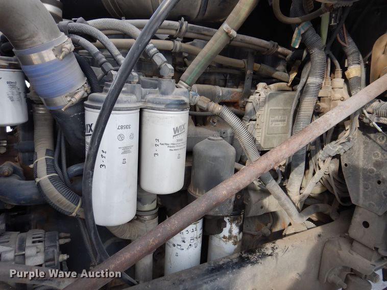 image for item IO9360 2003 Mack CX613  semi truck