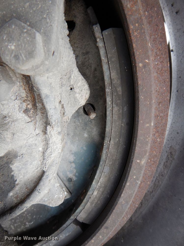 image for item IO9360 2003 Mack CX613  semi truck