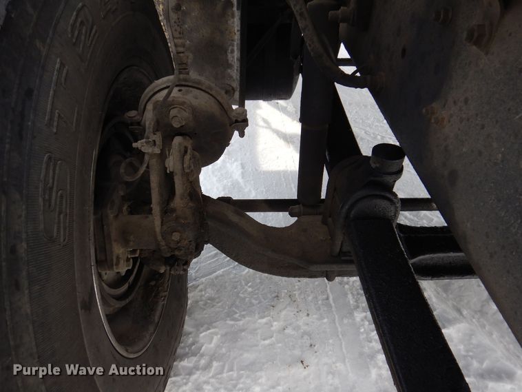 image for item IO9360 2003 Mack CX613  semi truck