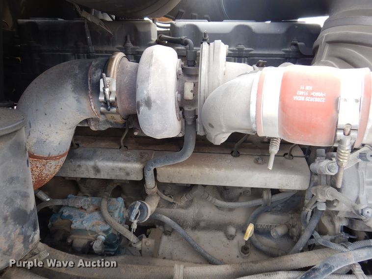 image for item IO9360 2003 Mack CX613  semi truck