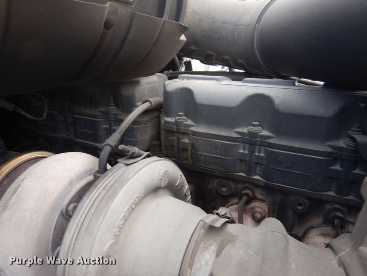 image for item IO9360 2003 Mack CX613  semi truck