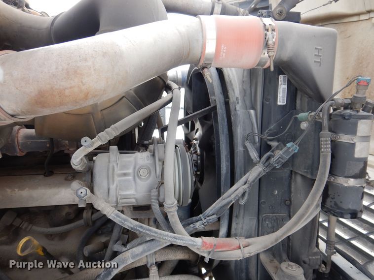 image for item IO9360 2003 Mack CX613  semi truck