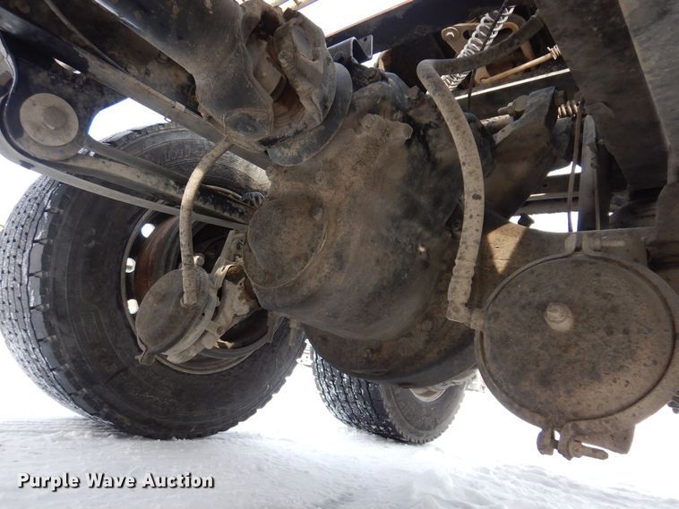 image for item IO9360 2003 Mack CX613  semi truck