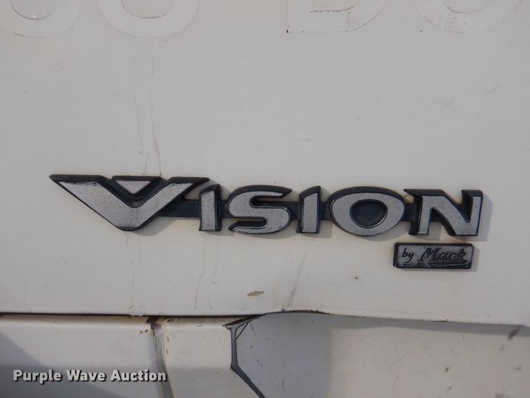 image for item IO9360 2003 Mack CX613  semi truck