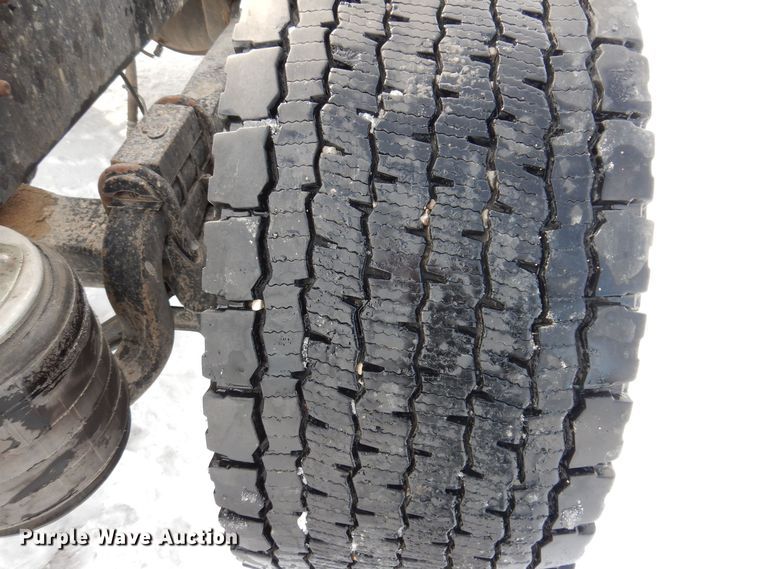 image for item IO9360 2003 Mack CX613  semi truck