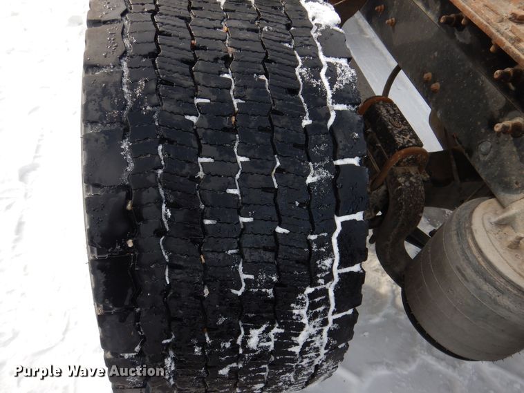 image for item IO9360 2003 Mack CX613  semi truck