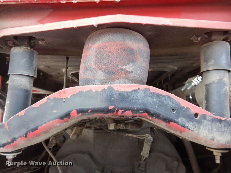 image for item IO9361 1995 Mack CH613  semi truck