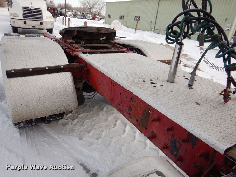 image for item IO9361 1995 Mack CH613  semi truck