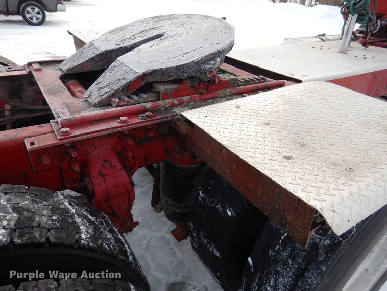 image for item IO9361 1995 Mack CH613  semi truck