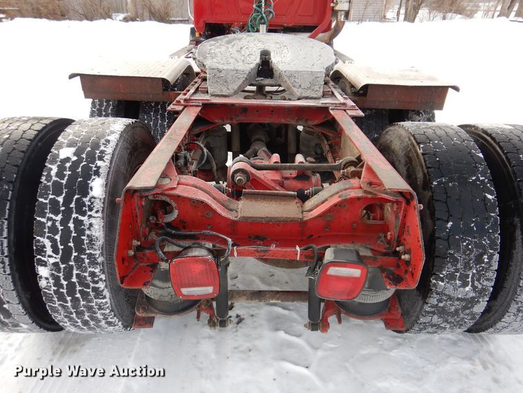 image for item IO9361 1995 Mack CH613  semi truck