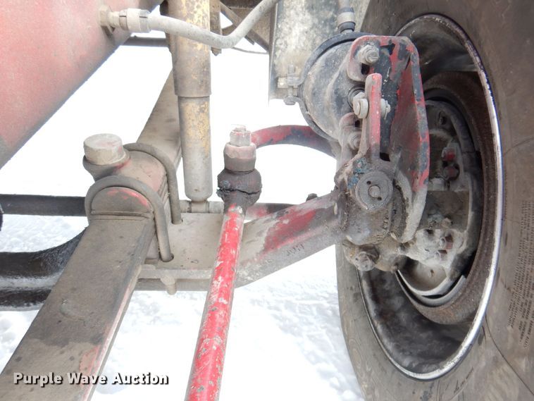 image for item IO9361 1995 Mack CH613  semi truck