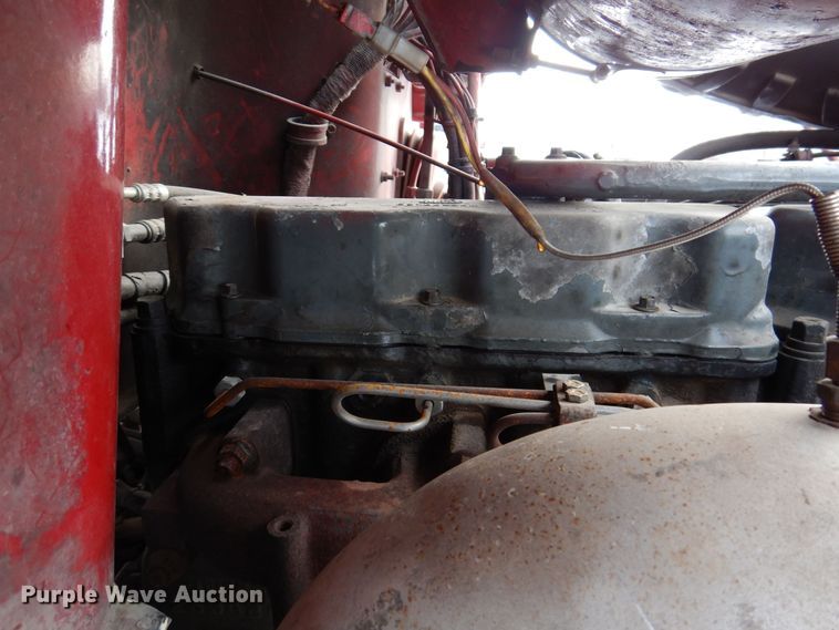 image for item IO9361 1995 Mack CH613  semi truck