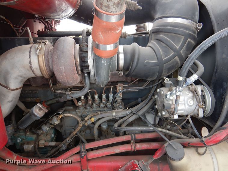 image for item IO9361 1995 Mack CH613  semi truck