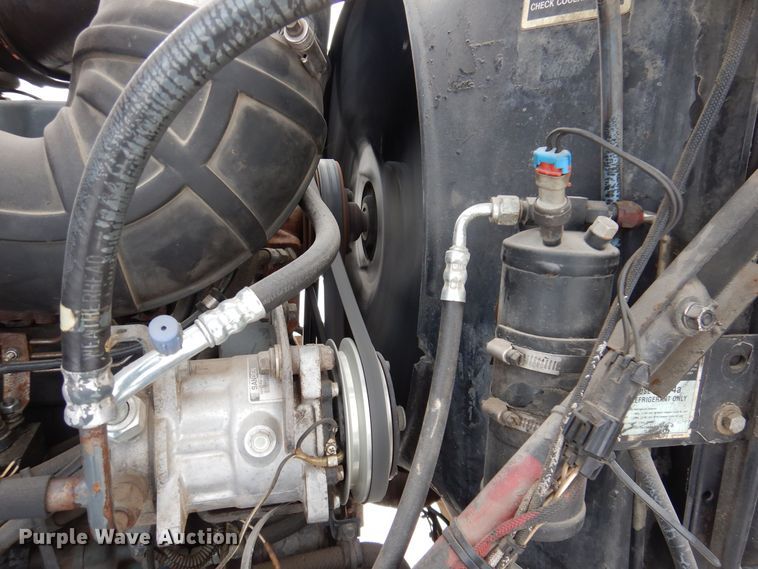 image for item IO9361 1995 Mack CH613  semi truck