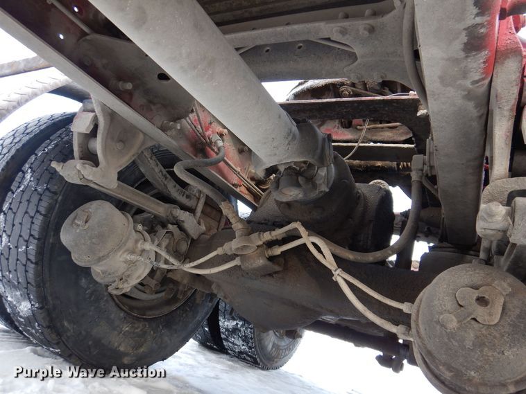 image for item IO9361 1995 Mack CH613  semi truck