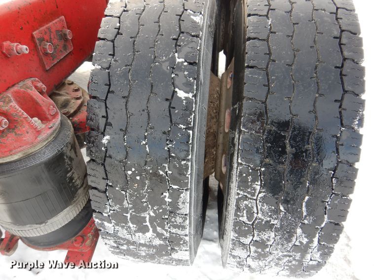 image for item IO9361 1995 Mack CH613  semi truck