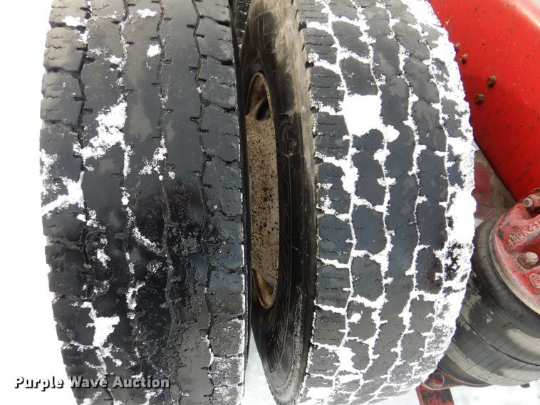 image for item IO9361 1995 Mack CH613  semi truck