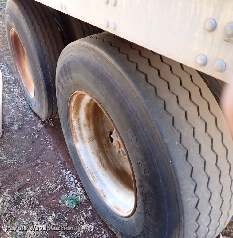 image for item IS9341 1995 Freuhauf FBHLP-91.5-NF2-53  dry van trailer