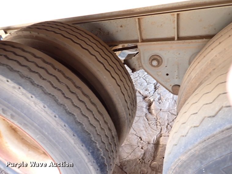 image for item IS9341 1995 Freuhauf FBHLP-91.5-NF2-53  dry van trailer