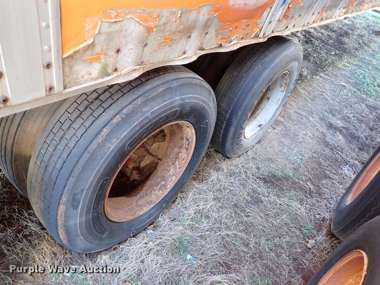 image for item IS9343 1990 Wabash National  dry van trailer