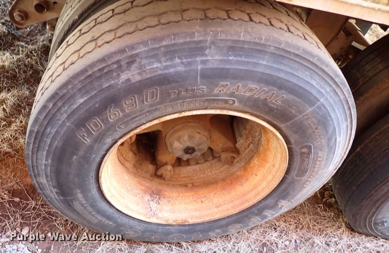 image for item IS9343 1990 Wabash National  dry van trailer