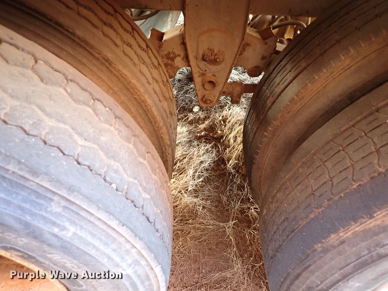 image for item IS9343 1990 Wabash National  dry van trailer