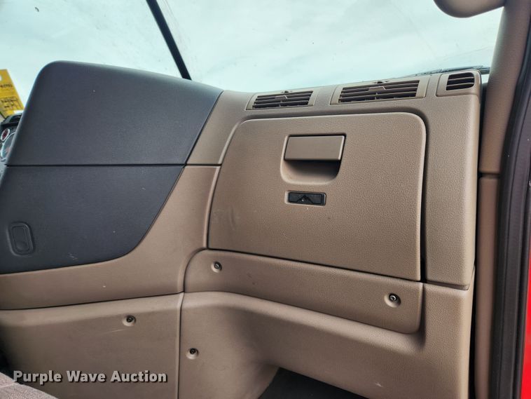 image for item JB9567 2015 Freightliner Cascadia 125  semi truck