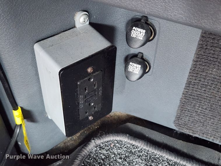 image for item JB9567 2015 Freightliner Cascadia 125  semi truck