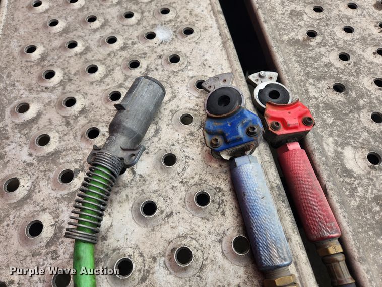 image for item JB9567 2015 Freightliner Cascadia 125  semi truck